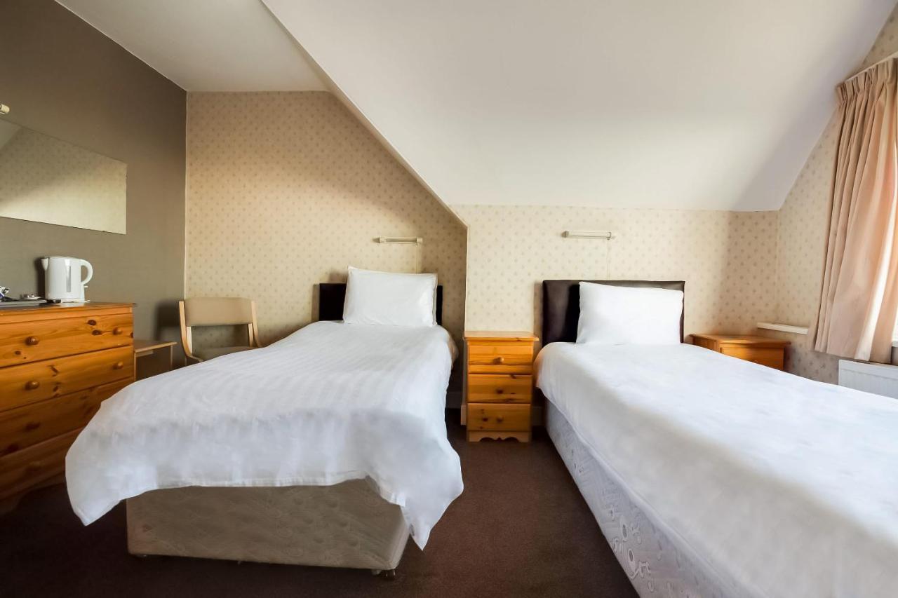 סקגנס Oyo Grosvenor House Hotel מראה חיצוני תמונה