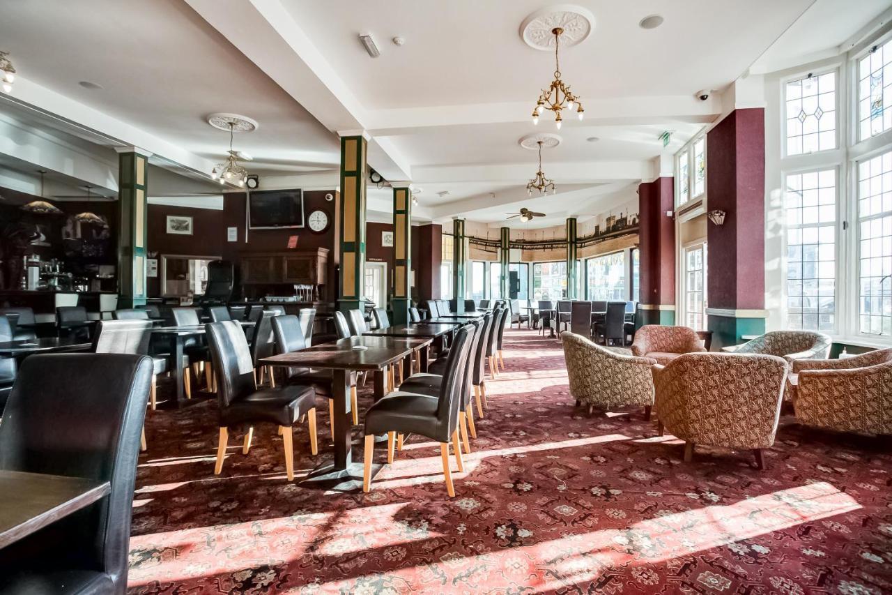 סקגנס Oyo Grosvenor House Hotel מראה חיצוני תמונה