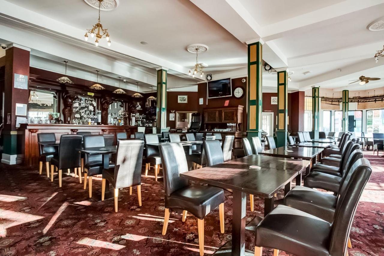 סקגנס Oyo Grosvenor House Hotel מראה חיצוני תמונה