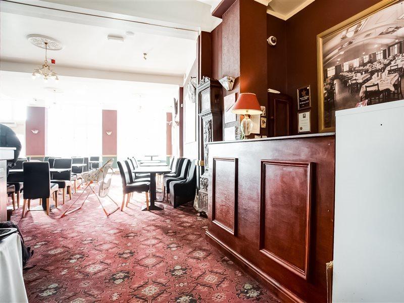 סקגנס Oyo Grosvenor House Hotel מראה חיצוני תמונה