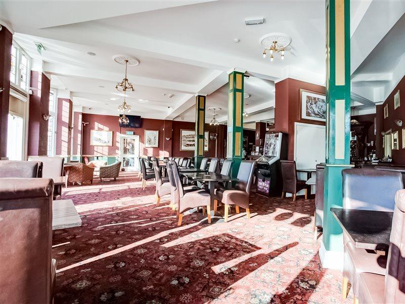 סקגנס Oyo Grosvenor House Hotel מראה חיצוני תמונה