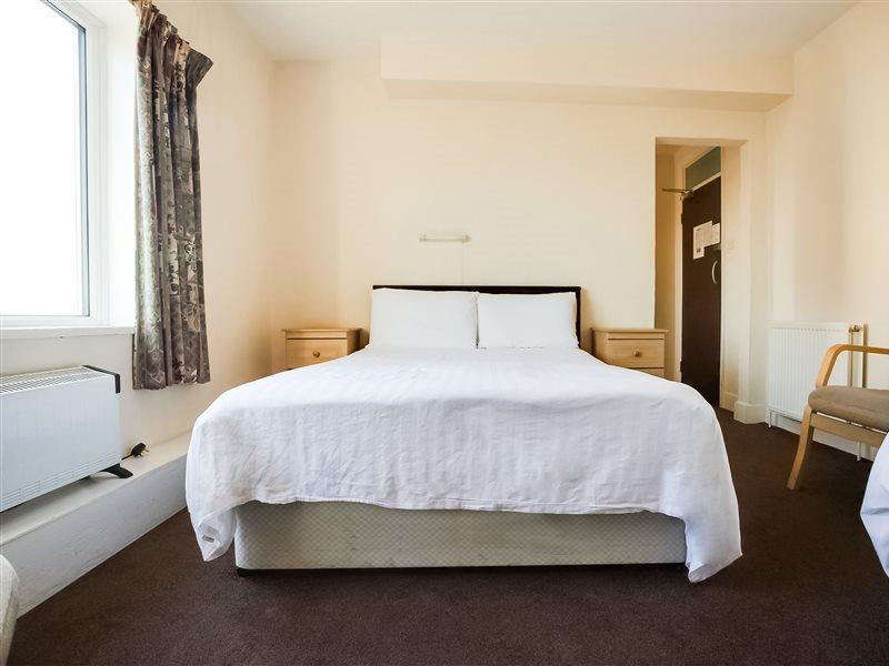סקגנס Oyo Grosvenor House Hotel מראה חיצוני תמונה